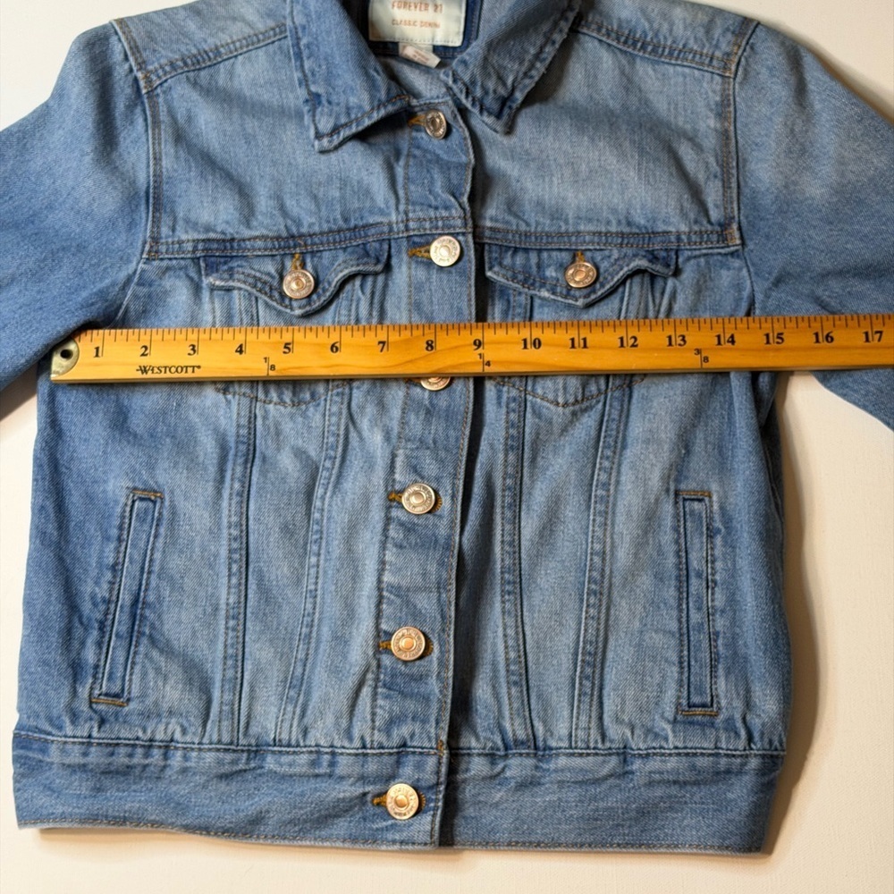 EUC Forever 21 Jacket Womens Small Blue Denim Motorcycle Trucker Jean Jacket - Picture 4 of 5